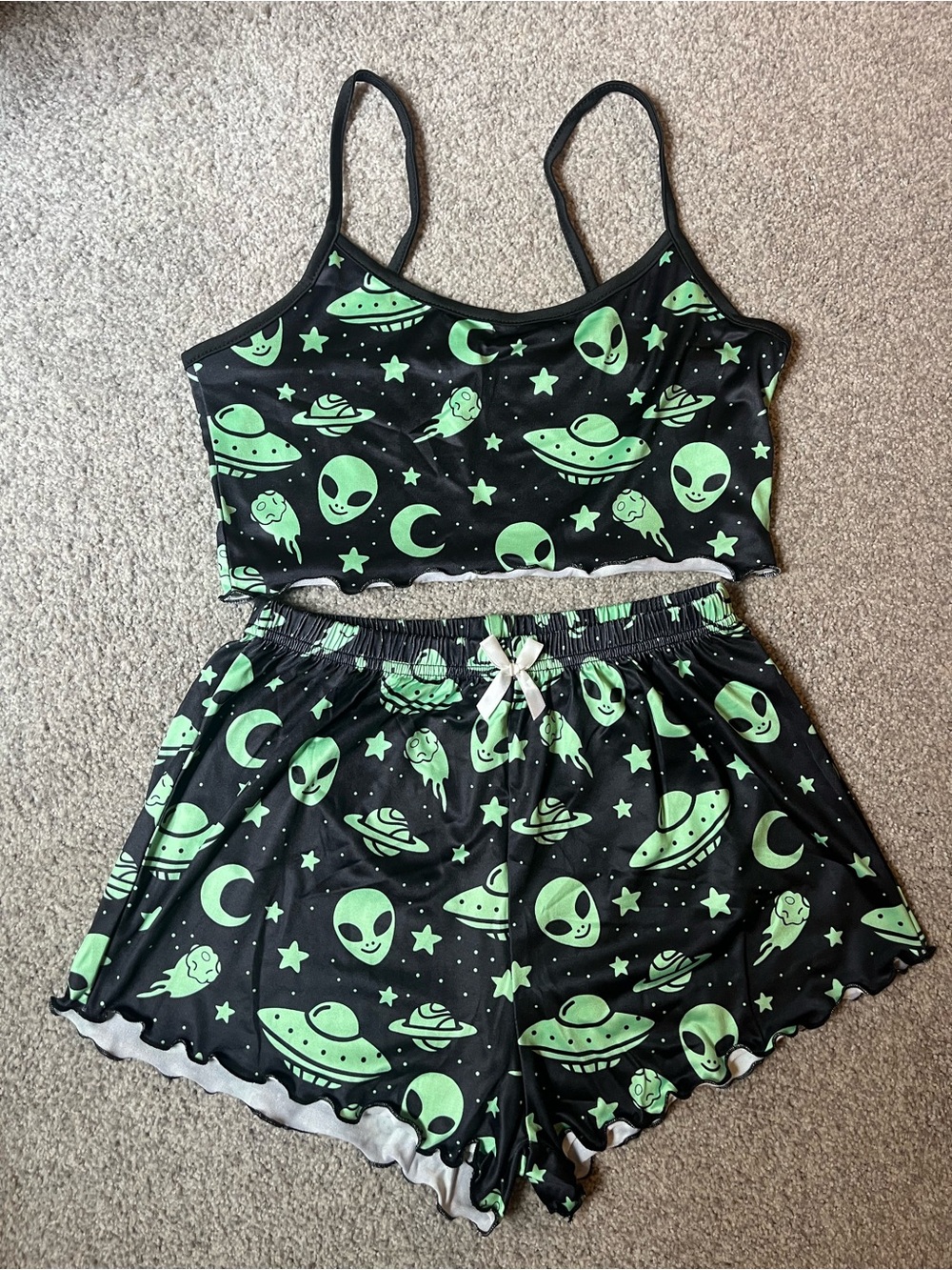 Space Alien Print Black & Green Lounge Cami and Shorts Pajama Set, Women’s Small